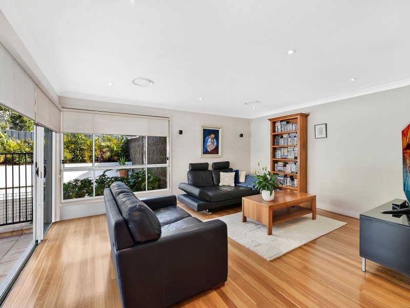 17 Bataan Circuit, Bateau Bay NSW 2261