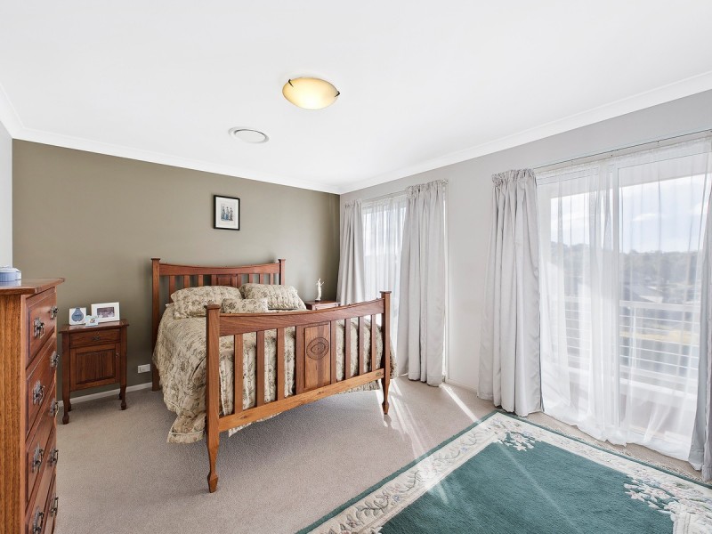 17 Bataan Circuit, Bateau Bay NSW 2261