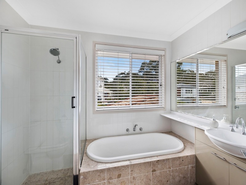 17 Bataan Circuit, Bateau Bay NSW 2261