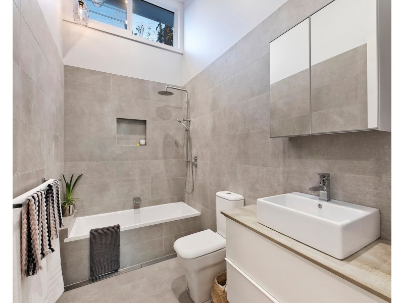 33 Hillcrest Street, Terrigal NSW 2260