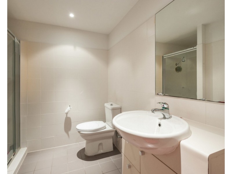 34/80 John Whiteway Drive, Gosford NSW 2250