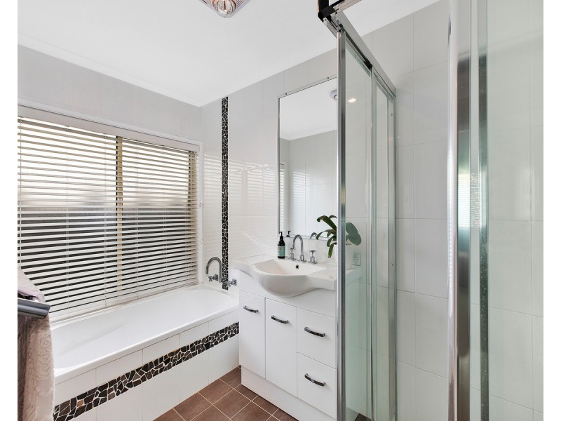 27 Robinia Parade, Springfield NSW 2250