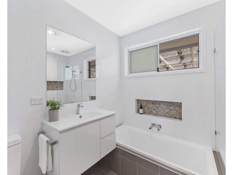 8 Bentley Road, Narara NSW 2250