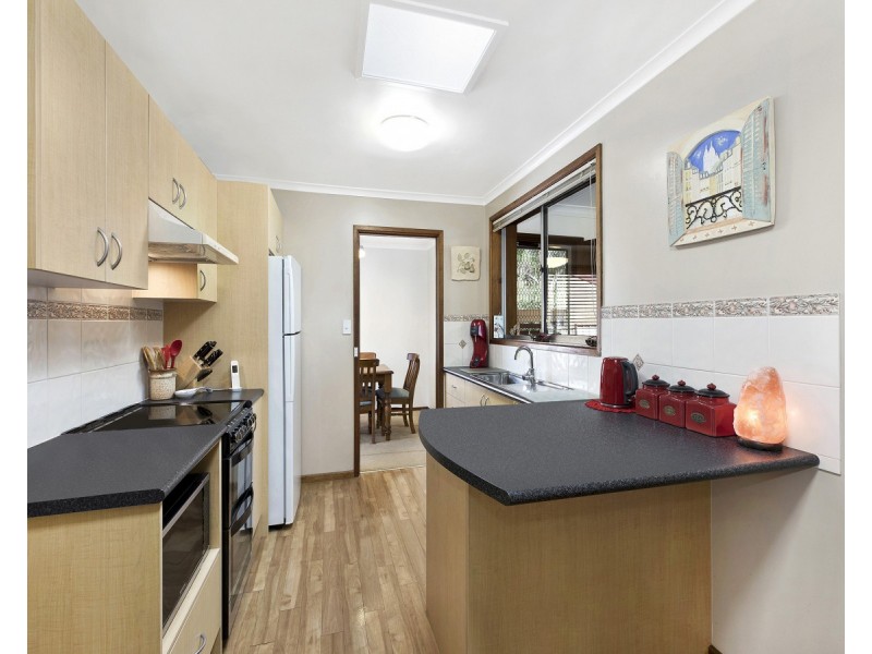 8 Tanunda Close, Narara NSW 2250