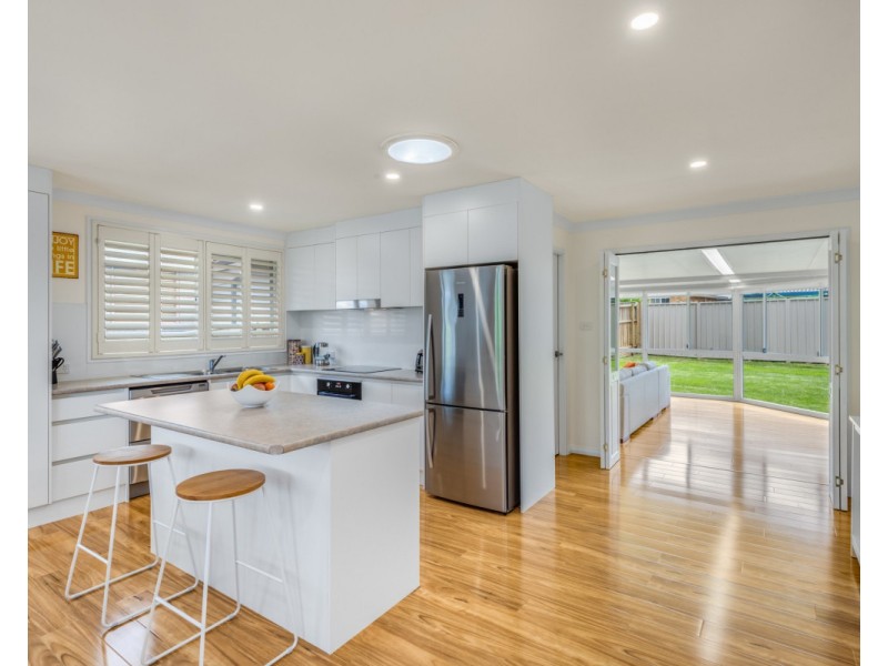 12 Dora Street, Lisarow NSW 2250