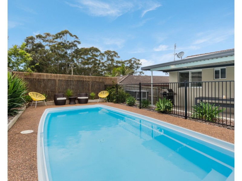 12 Dora Street, Lisarow NSW 2250