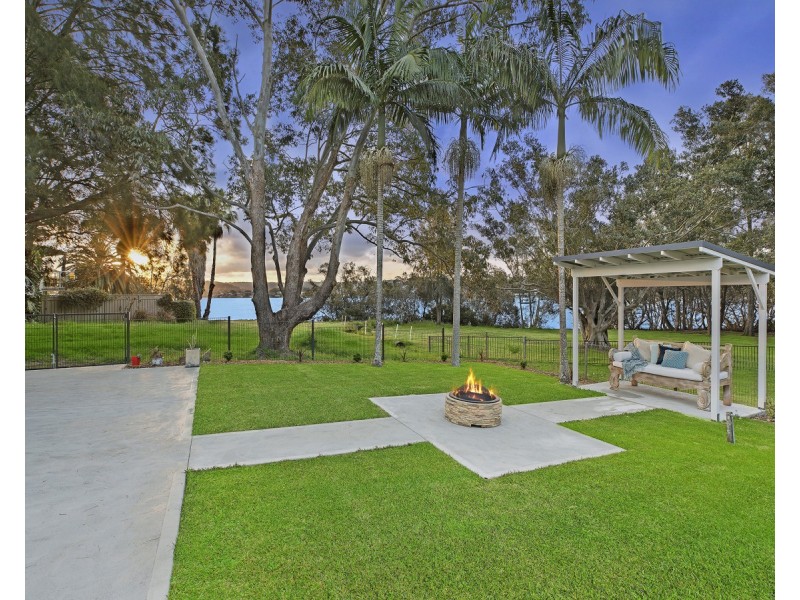 18 Asca Drive, Green Point NSW 2251