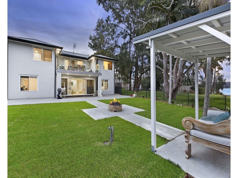 18 Asca Drive, Green Point NSW 2251