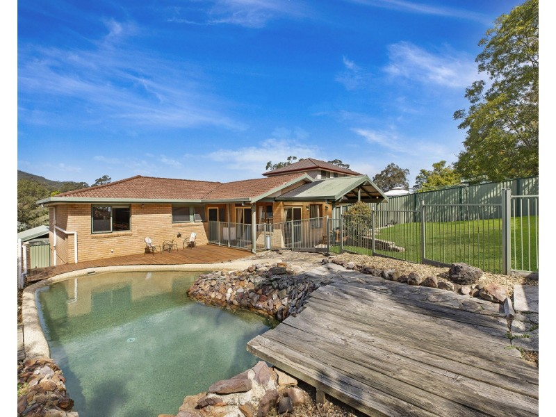 10 Woodside Terrace, Narara NSW 2250