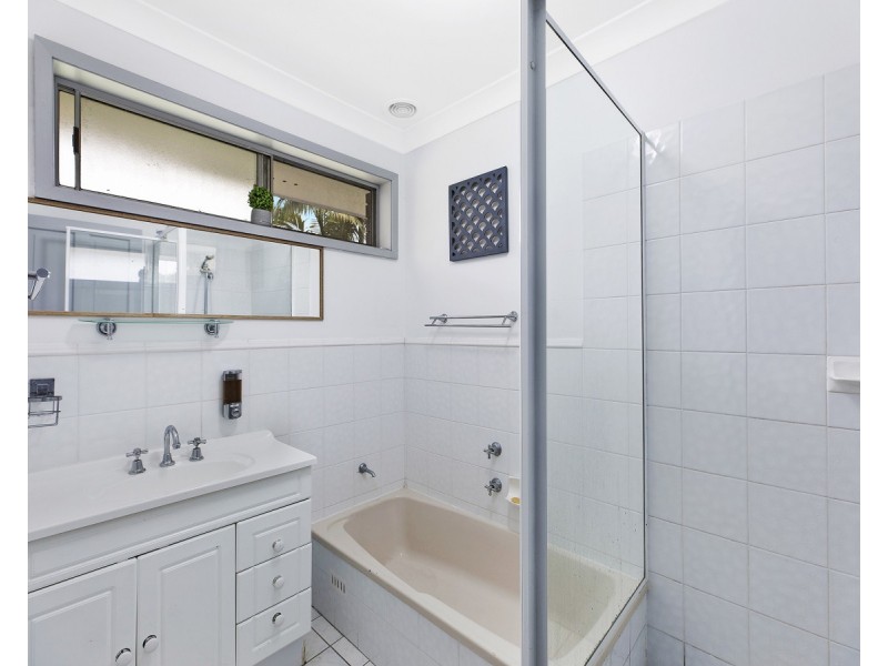 2 Karina Drive, Narara NSW 2250