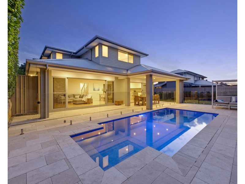 16 Applegum Close, Erina NSW 2250
