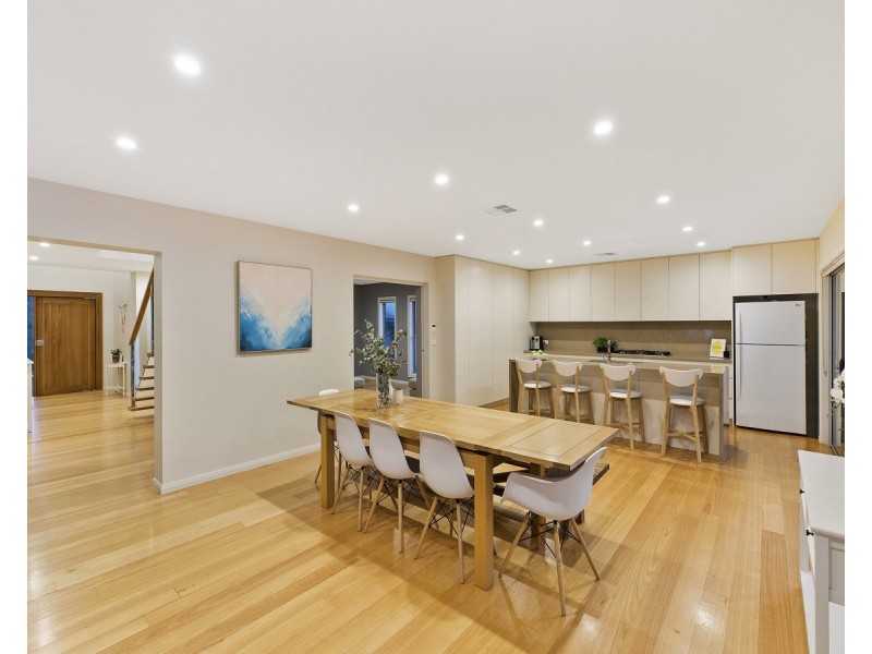 16 Applegum Close, Erina NSW 2250