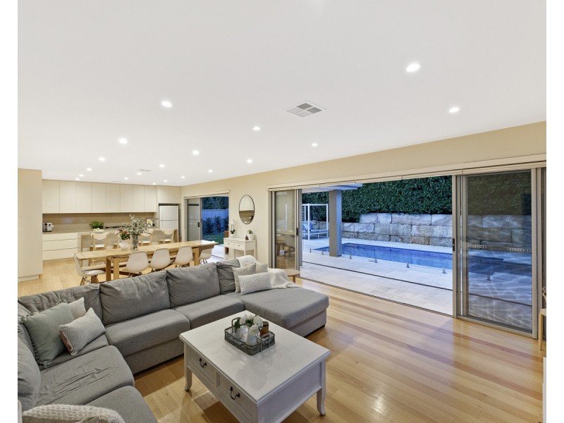 16 Applegum Close, Erina NSW 2250