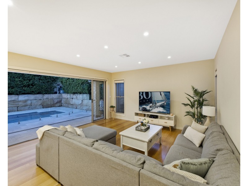 16 Applegum Close, Erina NSW 2250