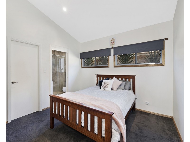 7 Della Close, Narara NSW 2250