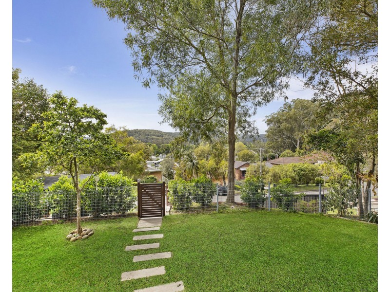 8 Albert Street, Ourimbah NSW 2258