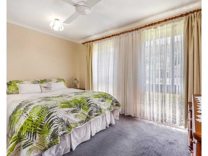 12 Rainforest Road, Wyoming NSW 2250