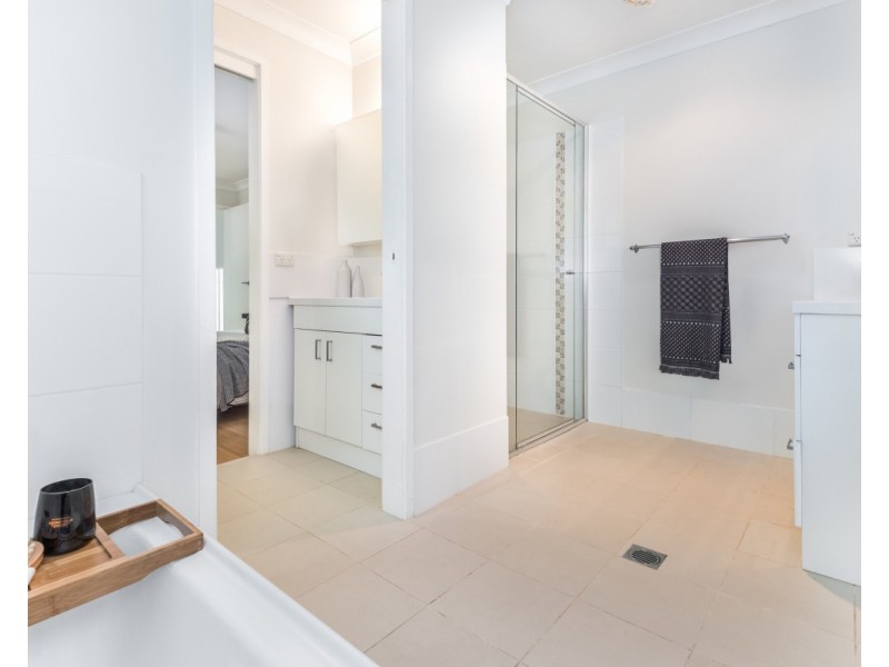 4A Gregory Street, Wyoming NSW 2250