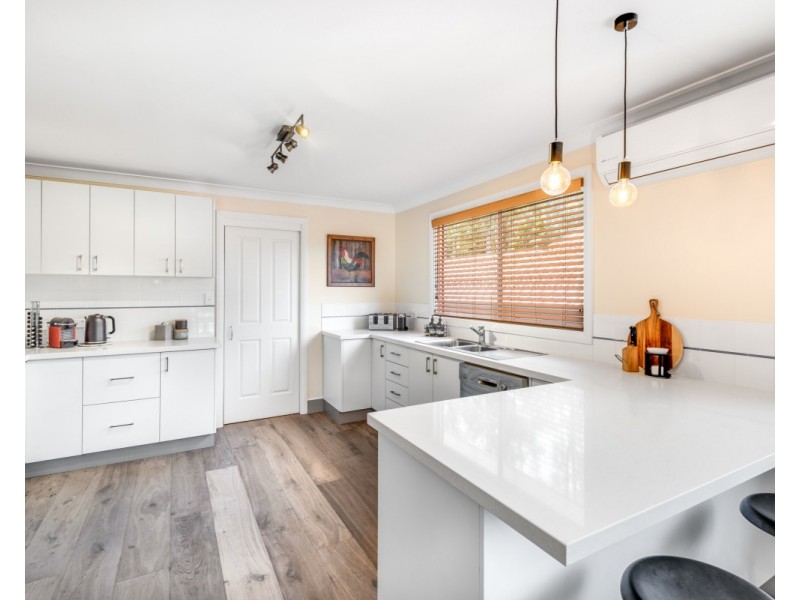 76 Karwin Avenue, Springfield NSW 2250