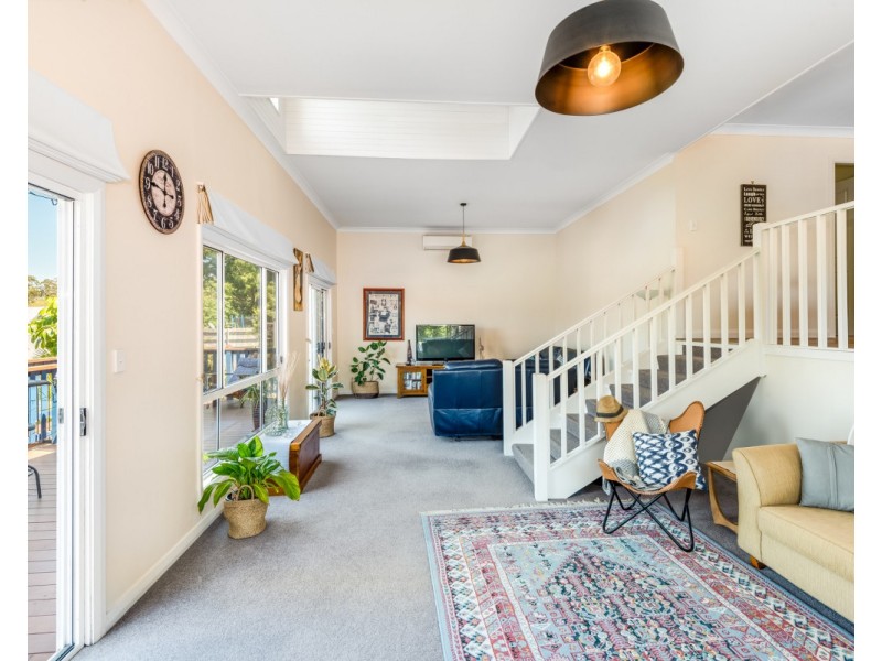 76 Karwin Avenue, Springfield NSW 2250
