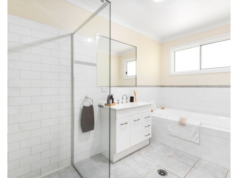 76 Karwin Avenue, Springfield NSW 2250