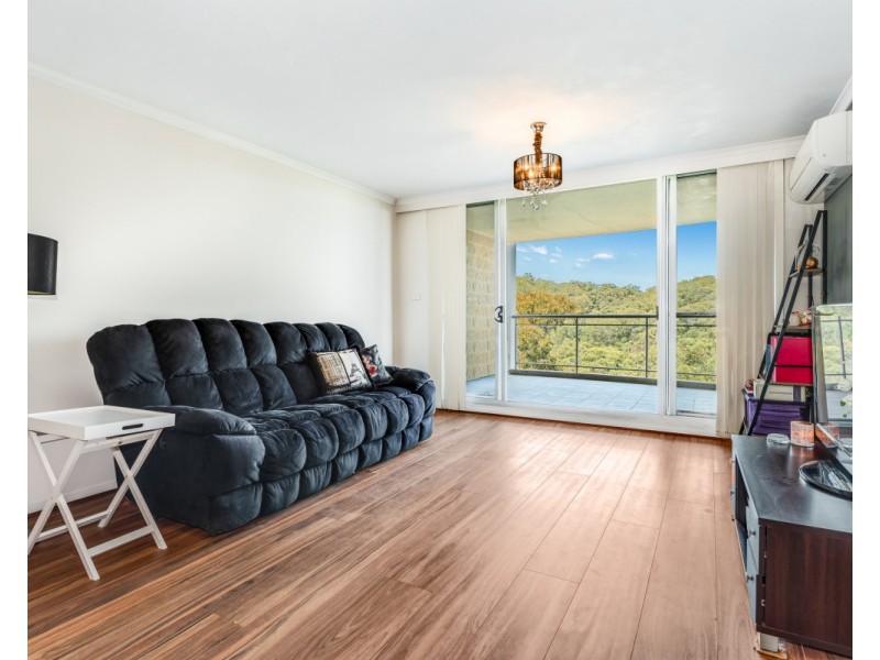 243/80 John Whiteway Drive, Gosford NSW 2250