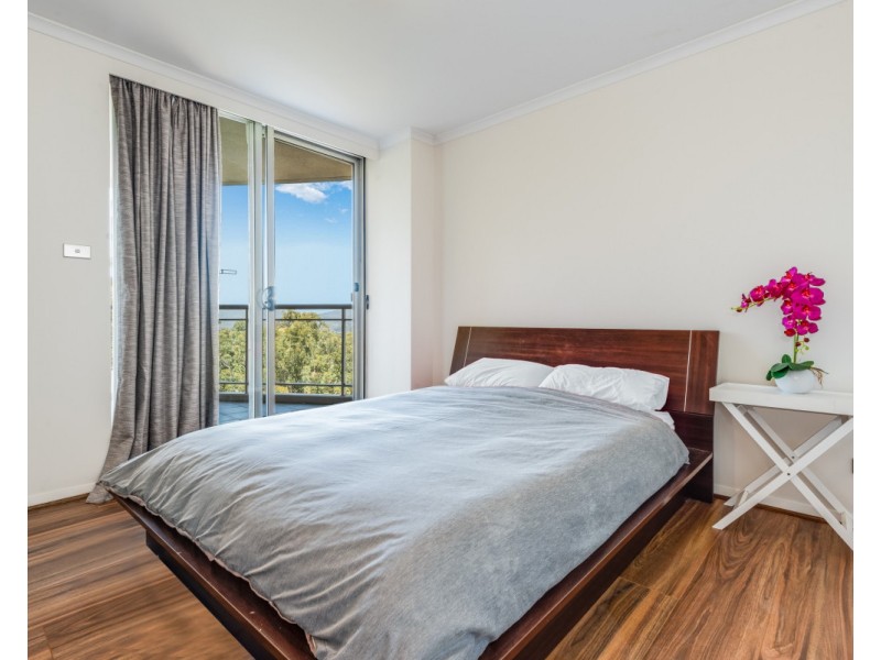 243/80 John Whiteway Drive, Gosford NSW 2250