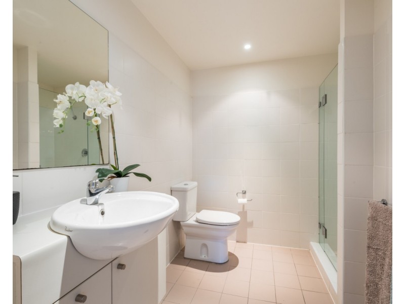 243/80 John Whiteway Drive, Gosford NSW 2250