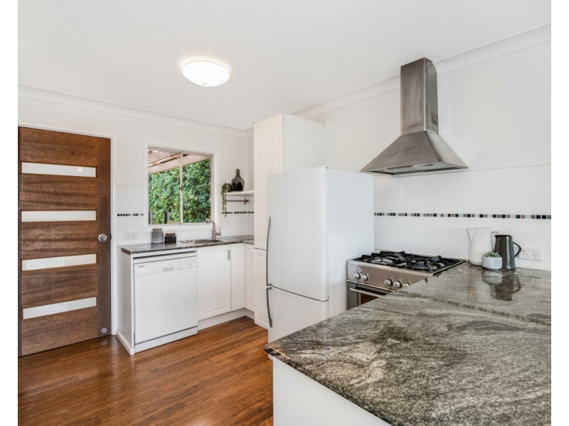 10 Dana Close, Wyoming NSW 2250