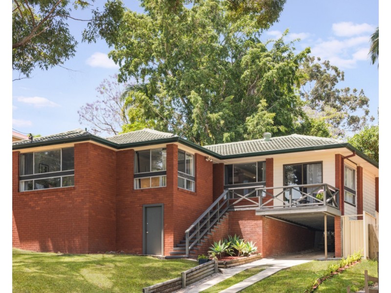 4 Dougal Drive, Wyoming NSW 2250