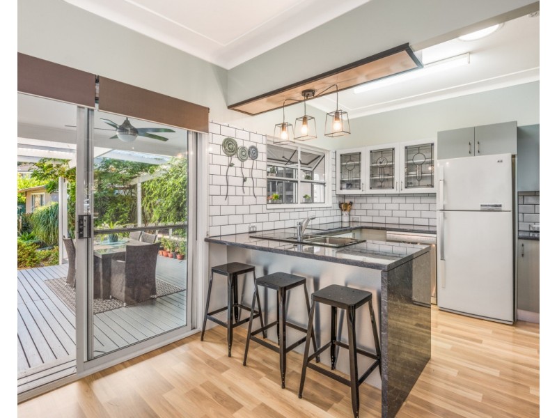 5 Dalton Street, Wyoming NSW 2250