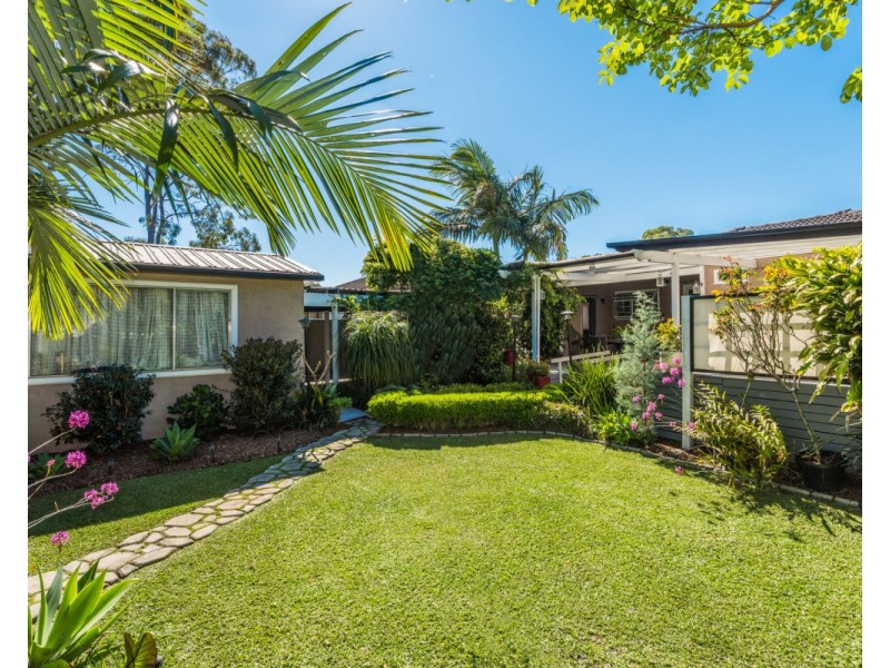 5 Dalton Street, Wyoming NSW 2250