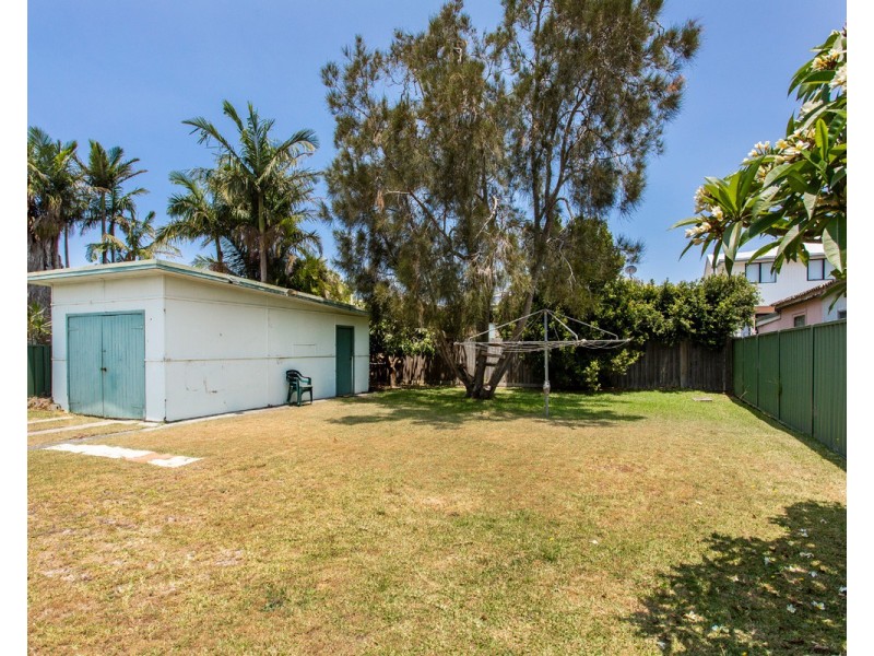 9 Coogee Avenue, The Entrance North NSW 2261