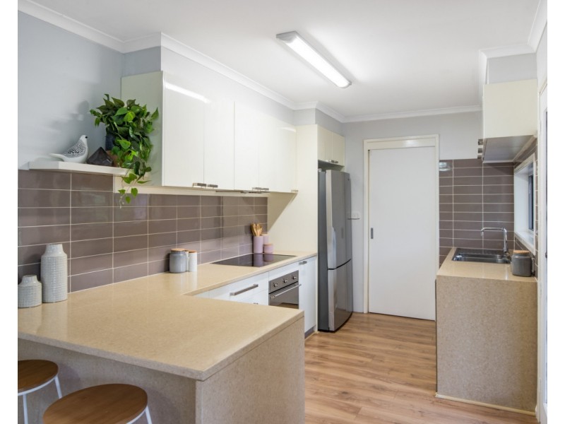 18 South Crescent, North Gosford NSW 2250