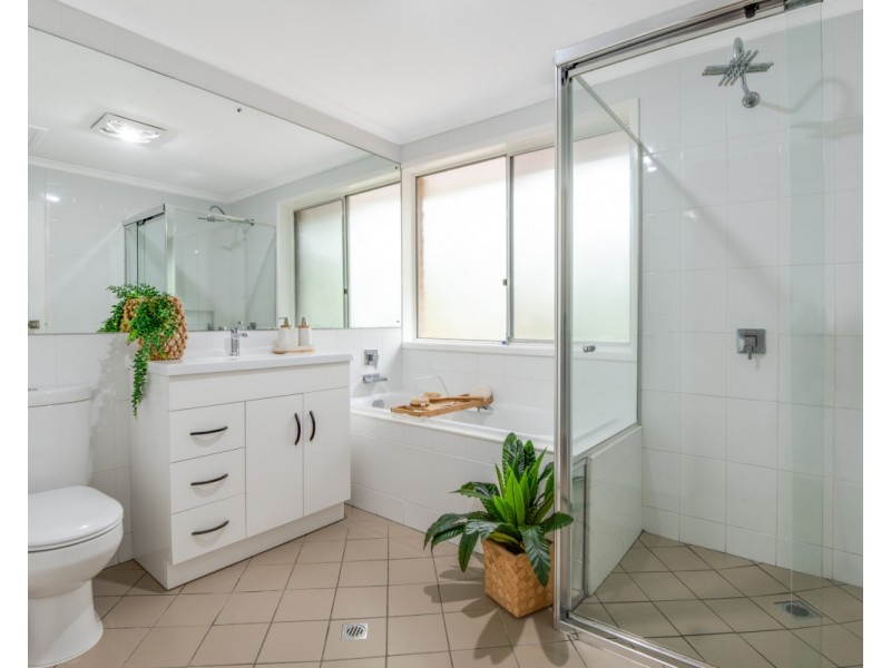 18 South Crescent, North Gosford NSW 2250