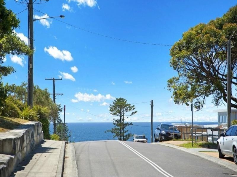 25 Dover Road (38 McGee Avenue), Wamberal NSW 2260