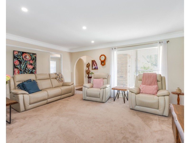 36 Valley View Road, Wyoming NSW 2250