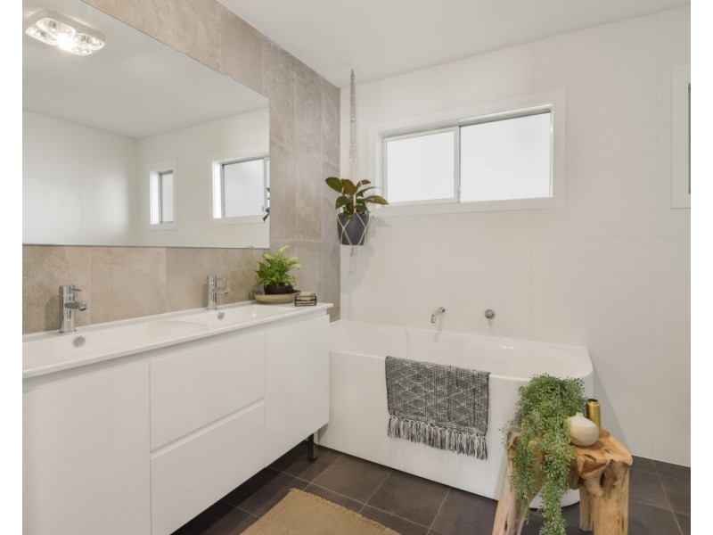 3 Lemon Tree Street, Wyoming NSW 2250