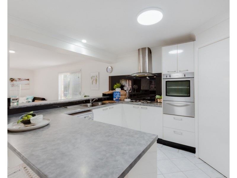 6 Glenrose Close, Lisarow NSW 2250