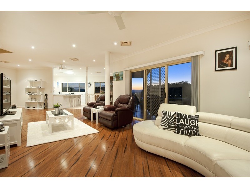 2 Cooper Road, Green Point NSW 2251