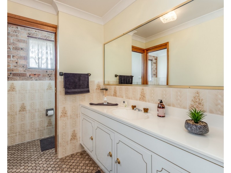 62 Karalta Road, Erina NSW 2250