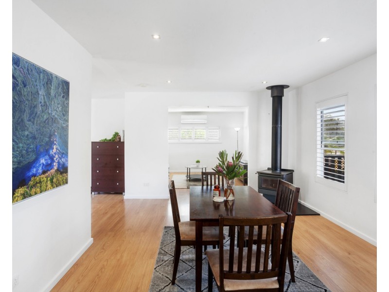 6 Haynes Street, Wyoming NSW 2250