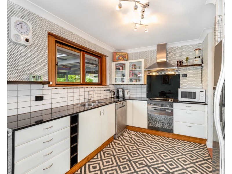 19 Beaumont Avenue, Wyoming NSW 2250