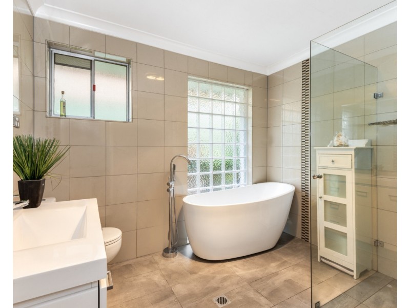 19 Beaumont Avenue, Wyoming NSW 2250