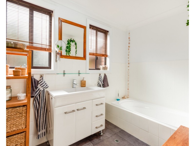 34 Holcombe Avenue, Narara NSW 2250