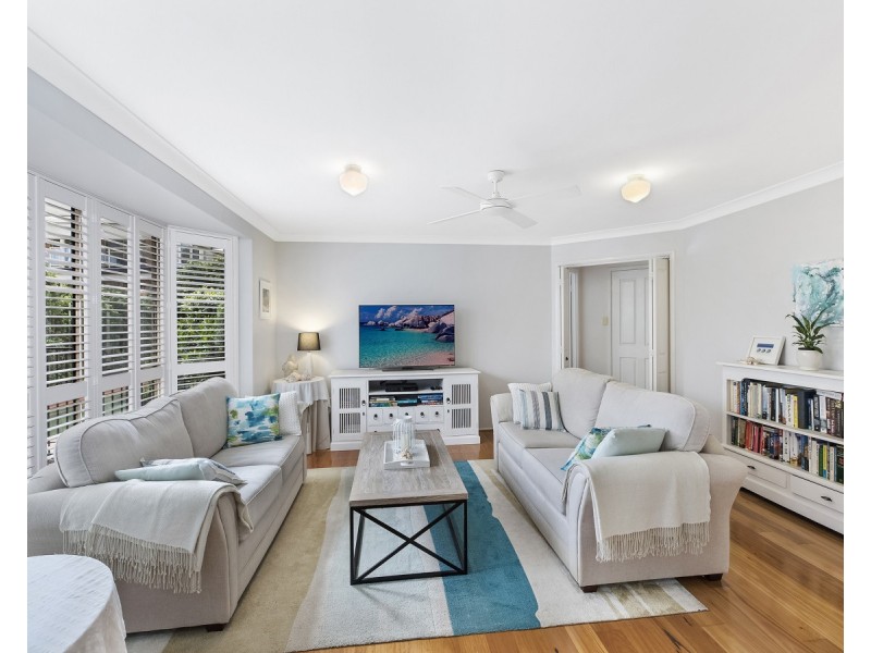 44 Thames Drive, Erina NSW 2250