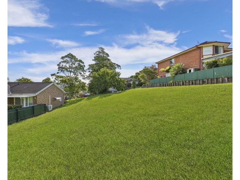 77 Woodview Avenue, Lisarow NSW 2250