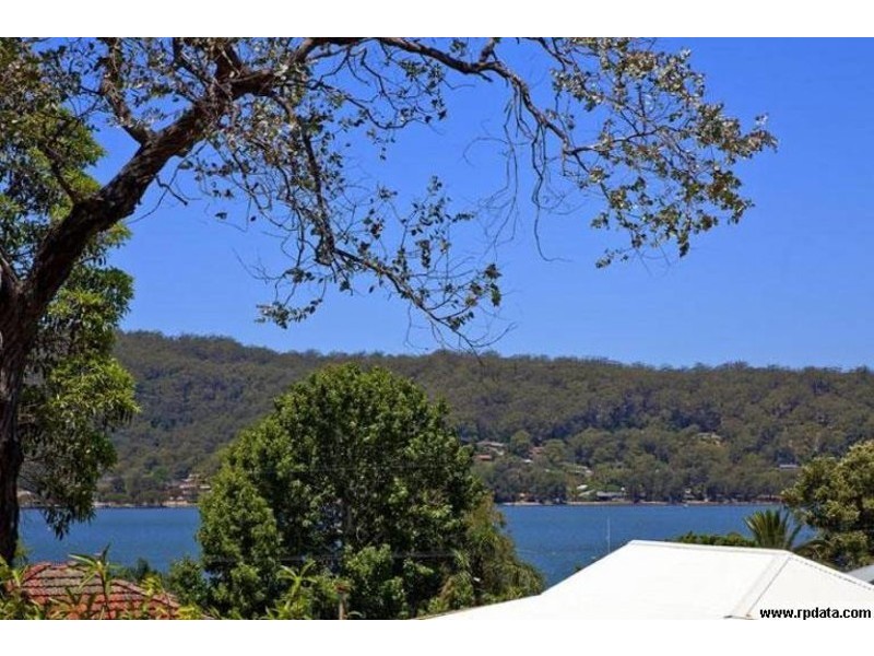 1 Eulalia Avenue, Point Frederick NSW 2250