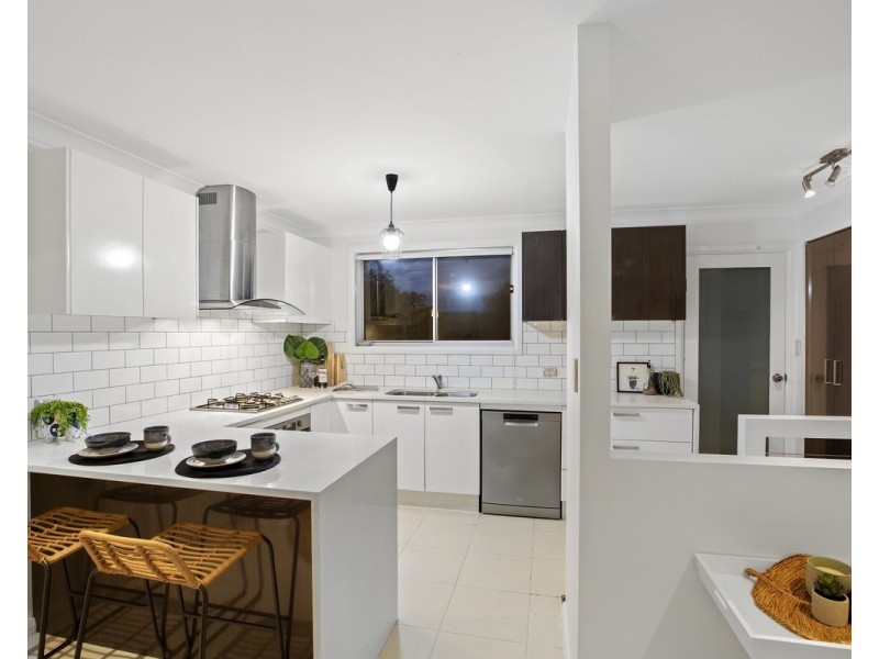 5 Penton Place, Bateau Bay NSW 2261