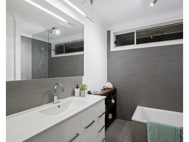 5 Penton Place, Bateau Bay NSW 2261